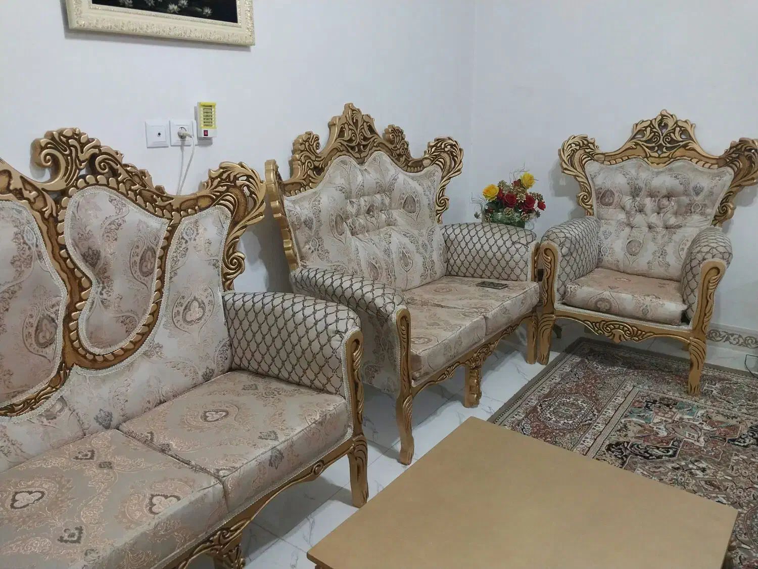 مبل سلطنتی بامیزوعسلی|مبلمان خانگی و میز عسلی|الیگودرز, |دیوار
