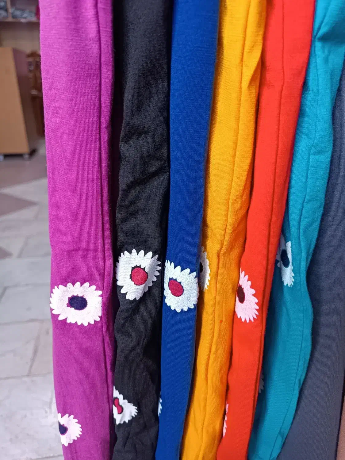 پوشاک ورزشی بیرونی  و لباس راحتی|لباس|اصفهان, باغ نگاره|دیوار