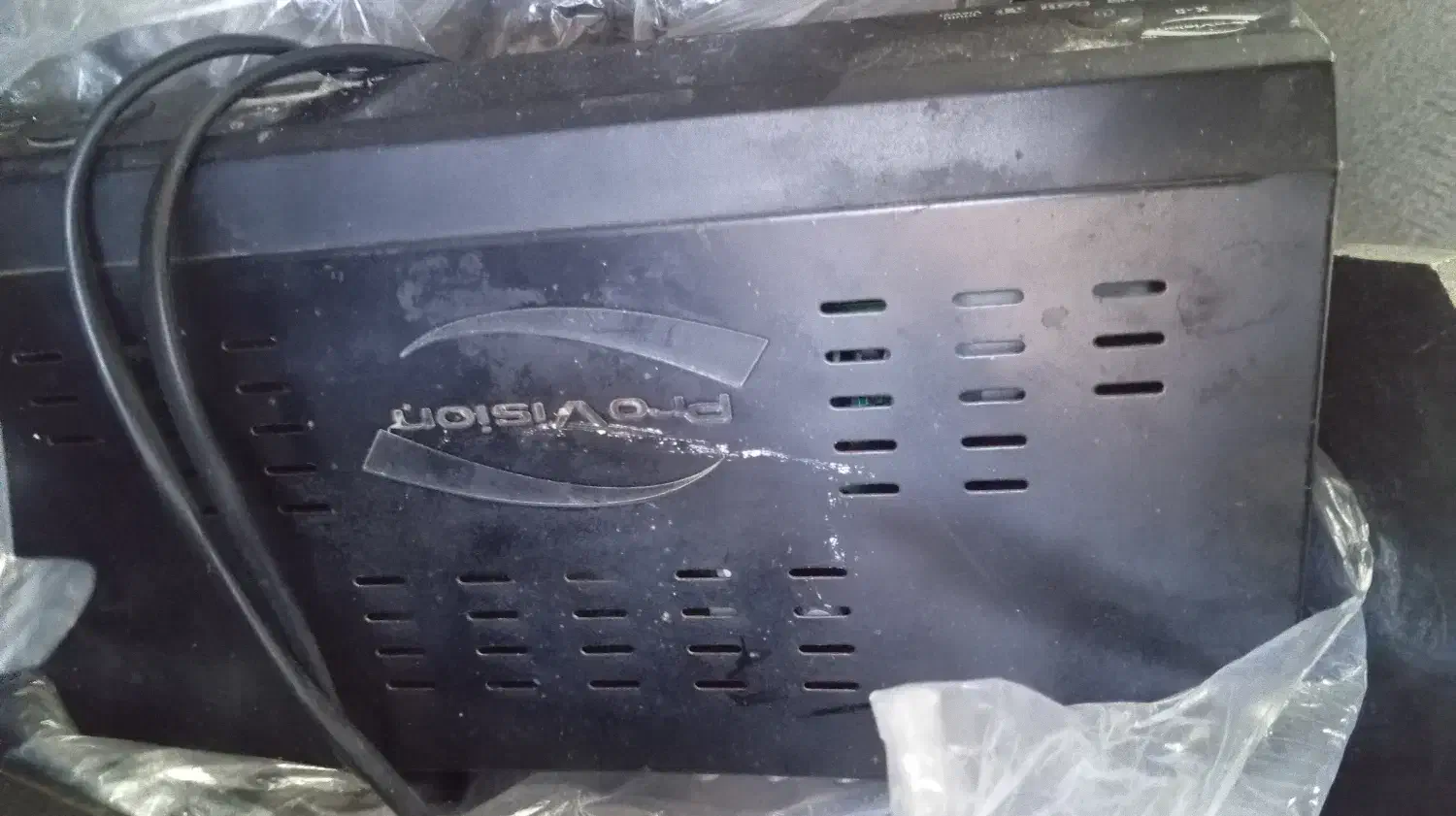 وسایل خانه تلویزیون و یک گیرنده ی دیجیتال|تلویزیون و پروژکتور|فسا, |دیوار