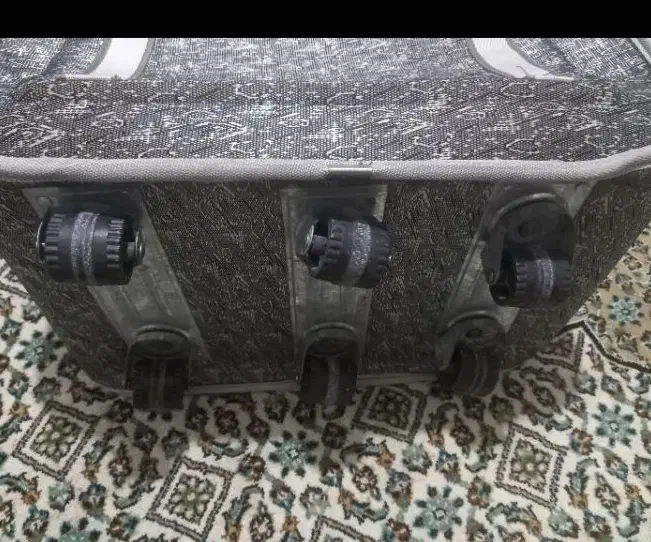 چمدان مسافرتی|کیف، کفش، کمربند|برخوار, |دیوار