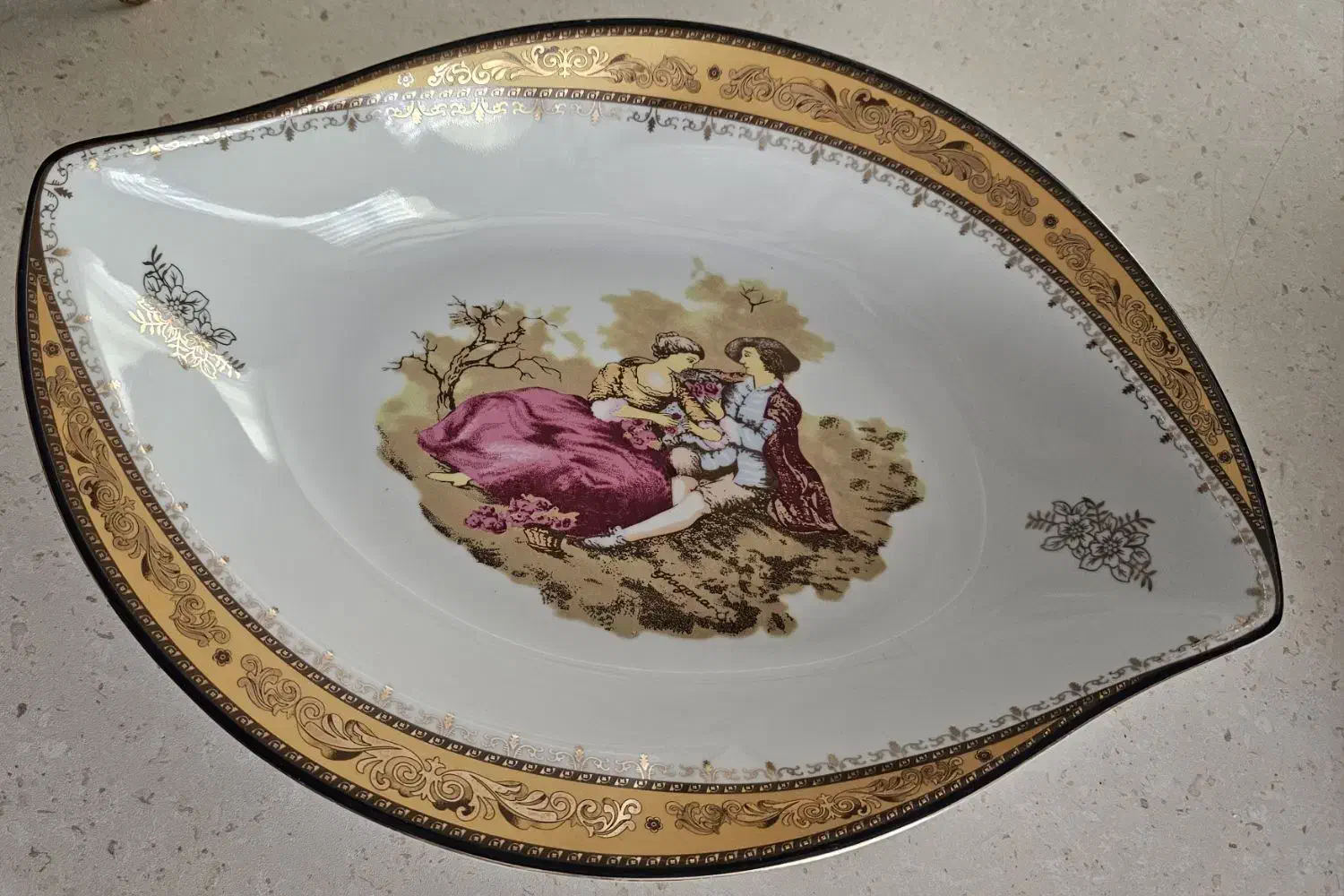 ظرف پذیرایی لمونژ|ظروف سرو و پذیرایی|اندیشه, شهرک صدف|دیوار