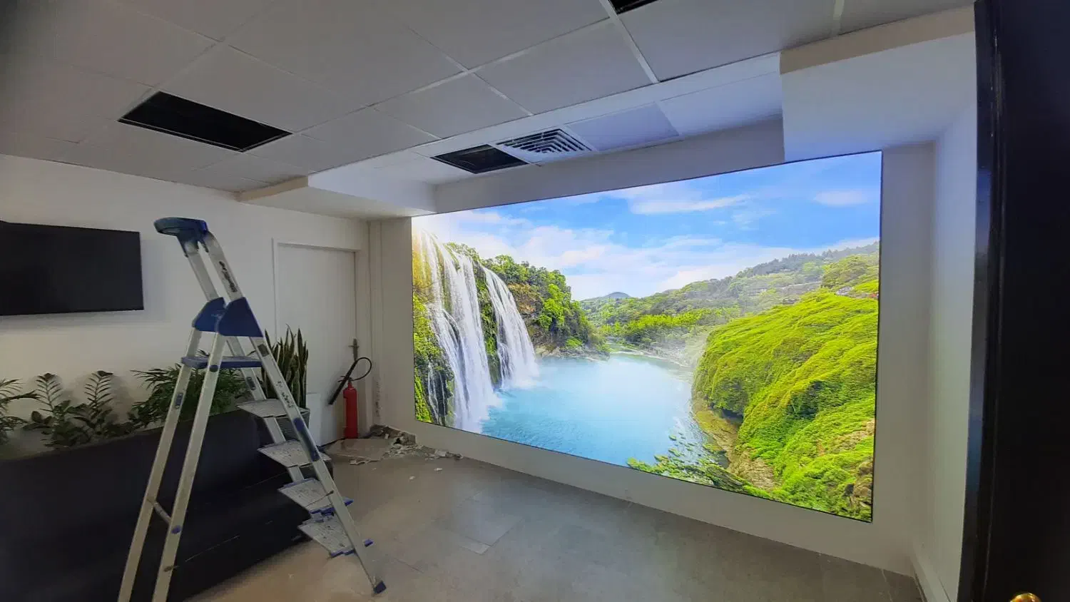 تولید و اجرای سقفهای کشسان|خدمات پیشه و مهارت|هشتگرد, گلسار|دیوار