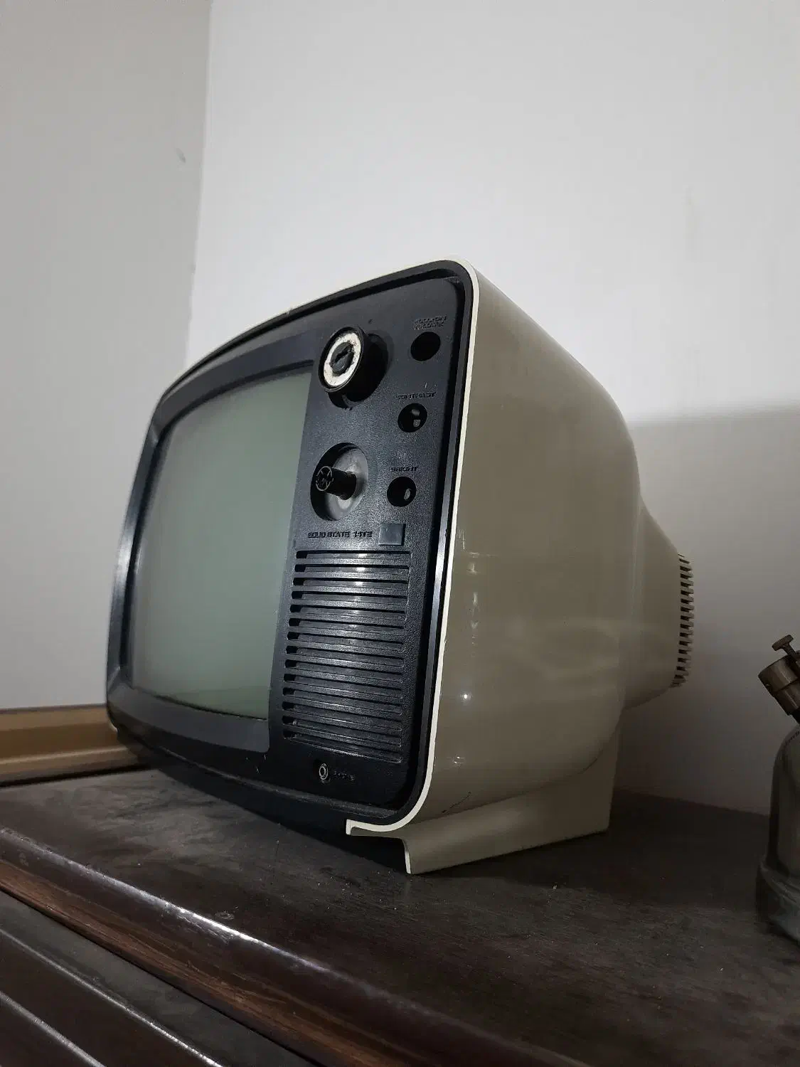 تلویزیون قدیمی عتیقه|تلویزیون و پروژکتور|تبریز, |دیوار