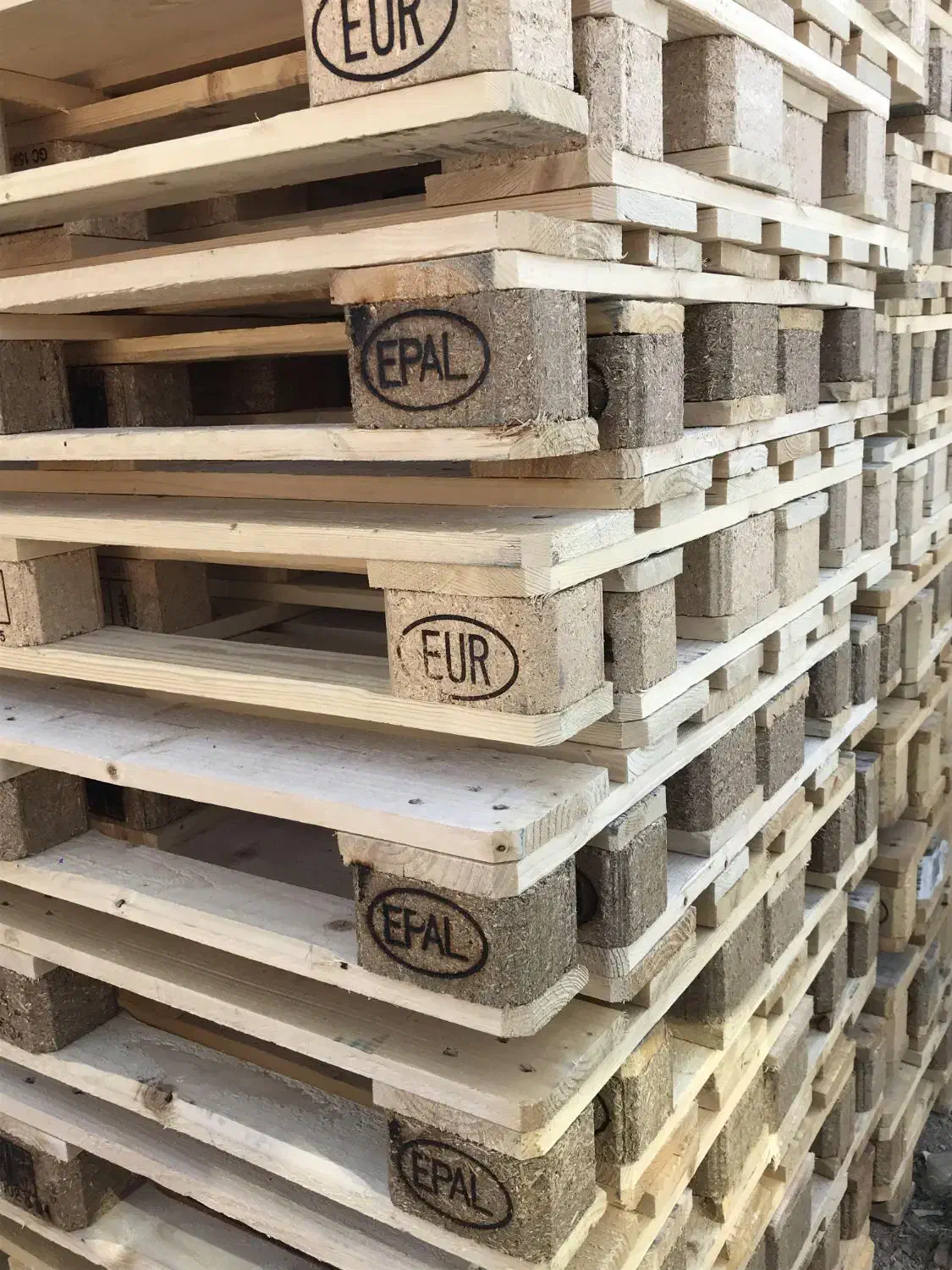 خریدوفروش انواع پالت چوبی و پلاستیکی|عمده‌فروشی|تهران, یافت‌آباد|دیوار