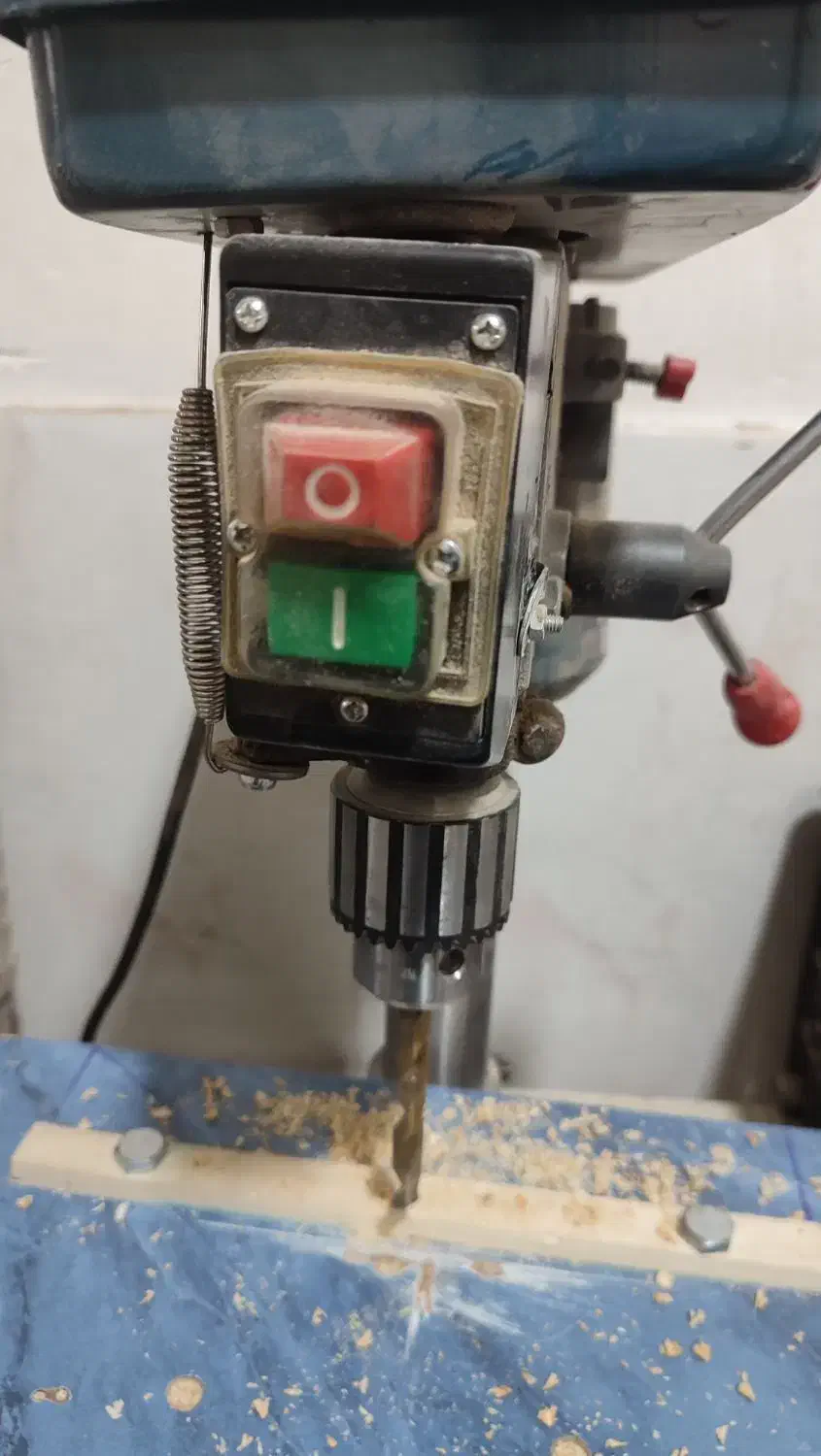 به یک نیروی اقا جهت سوراخکاری نیازمندیم|استخدام صنعتی، فنی، مهندسی|سبزوار, جهاد کشاورزی|دیوار