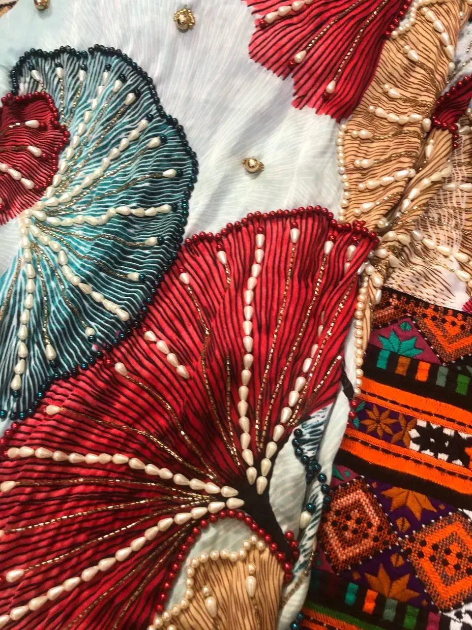 پارچه|لباس|آزادشهر, |دیوار