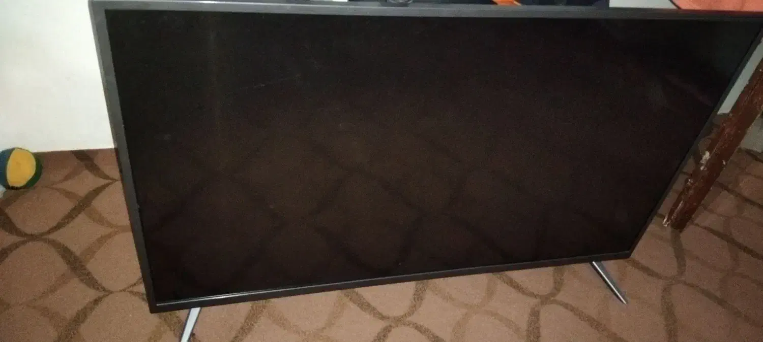 تلویزیون پنل شکسته ۴۳ اینچ۱۲۰۰|تلویزیون و پروژکتور|بجنورد, |دیوار