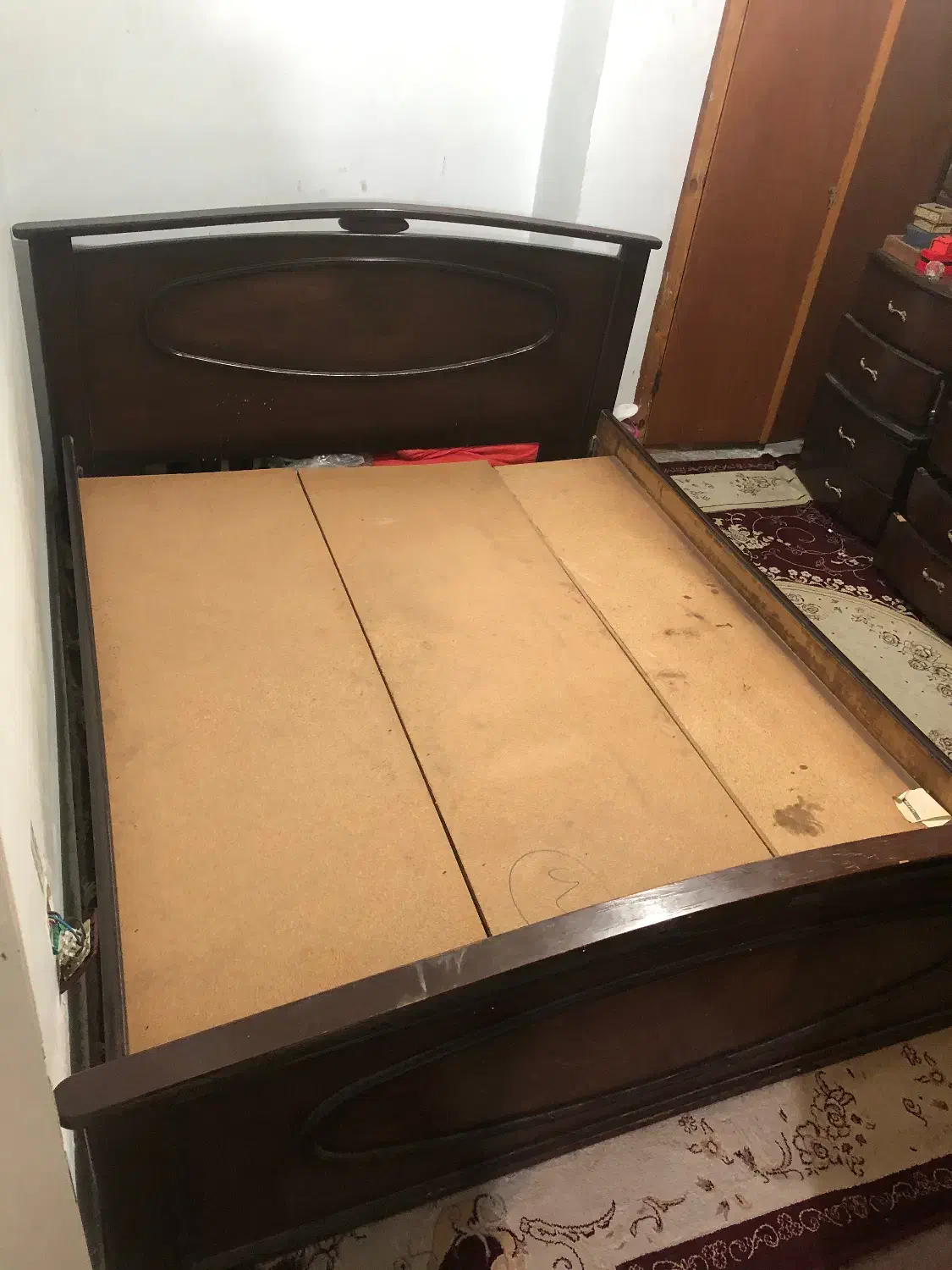 وسایل کارکرده منزل|تخت و سرویس خواب|ساری, |دیوار