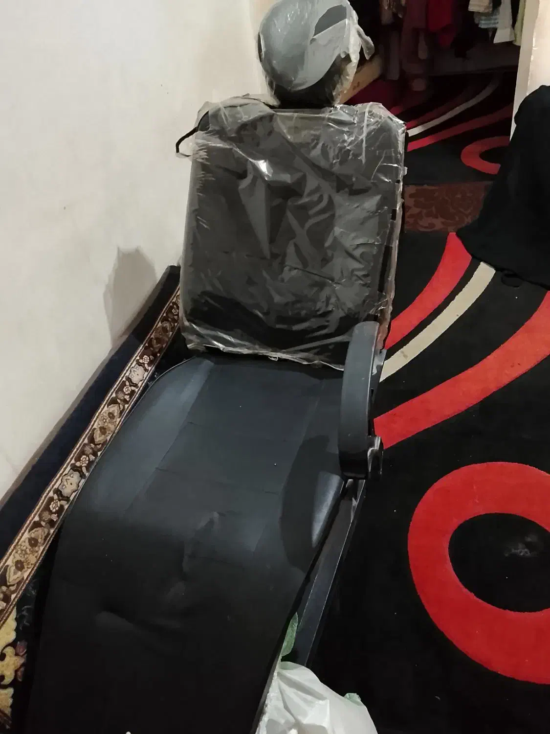 وسایل ارایشگری|آرایشگاه و سالن‌های زیبایی|سنگدوین, |دیوار