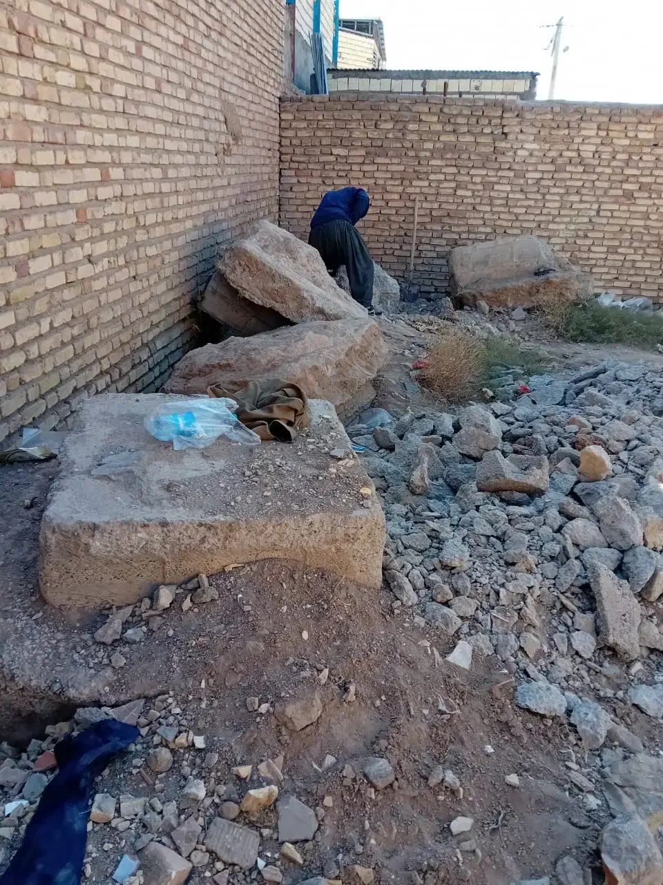 تخریب کاری کنده کاری  دیوارکف تضمینی باابزار کامل|خدمات پیشه و مهارت|سیرجان, |دیوار