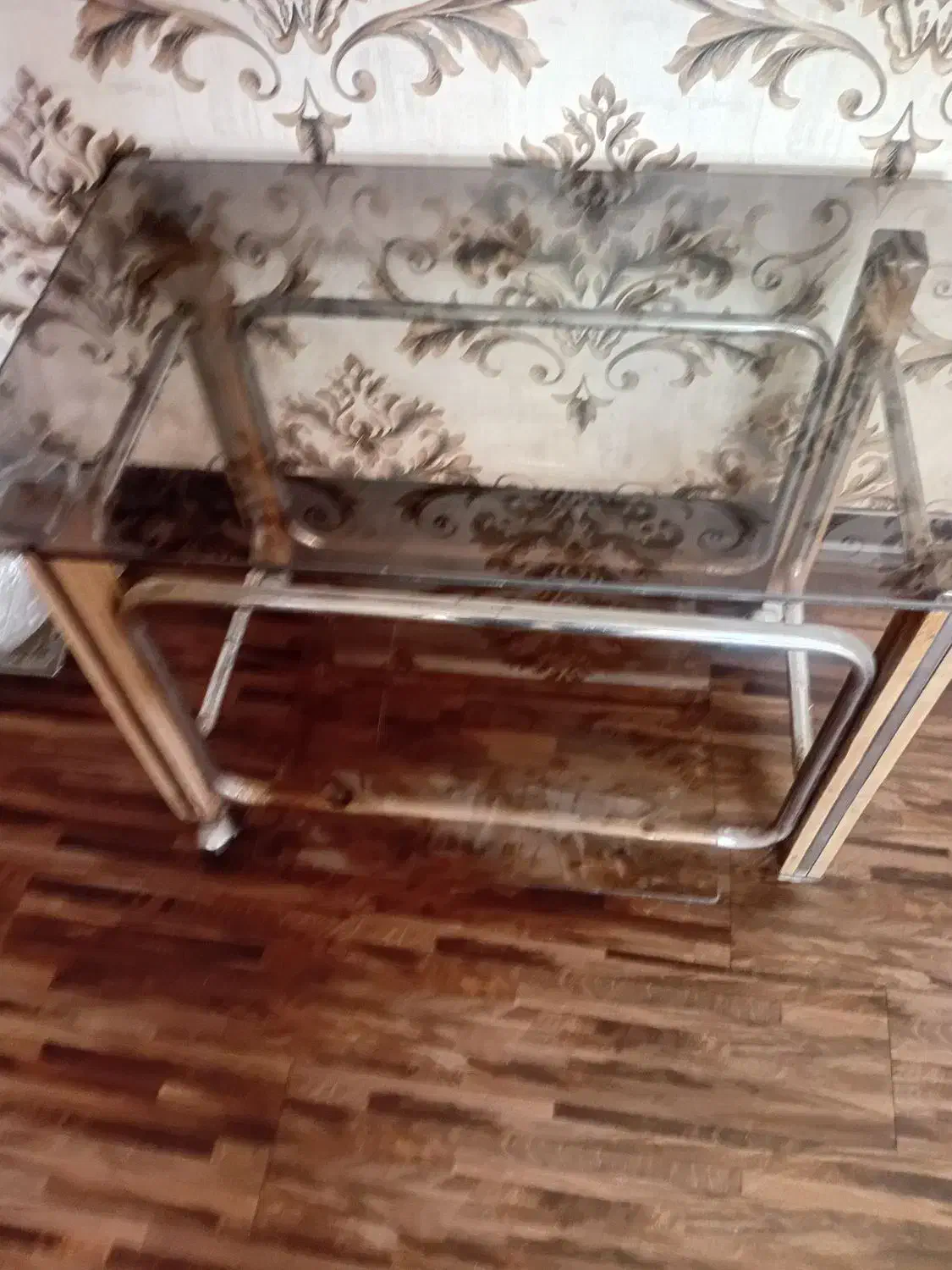 میز|میز و صندلی غذاخوری|شهرکرد, |دیوار