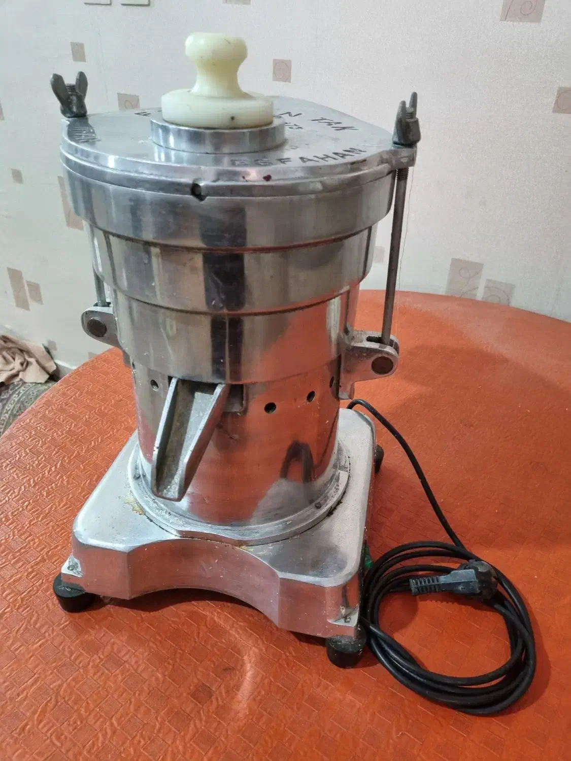 آب هویج گیری اصفهان تک|آبمیوه‌گیر و آب‌مرکبات‌گیر|اصفهان, پوریای ولی|دیوار