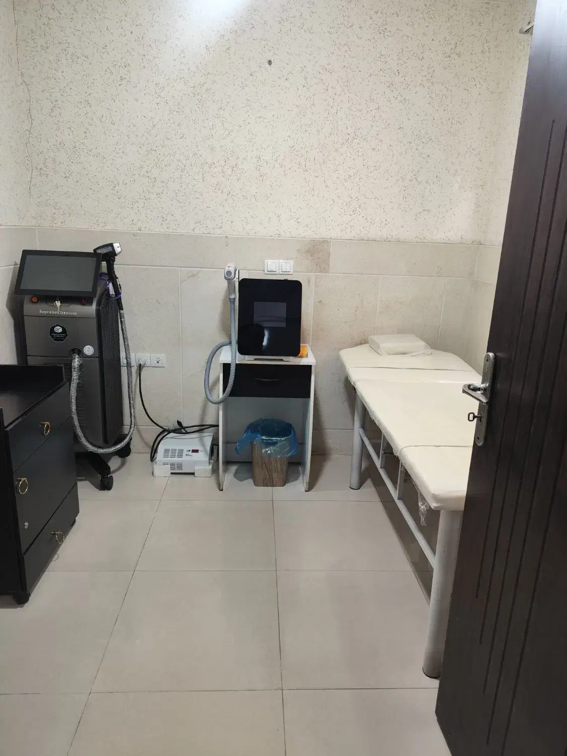 اجاره اتاق کلینیک زیبایی دکتر امانی|اجارهٔ دفتر کار، اتاق اداری، مطب|سنندج, |دیوار