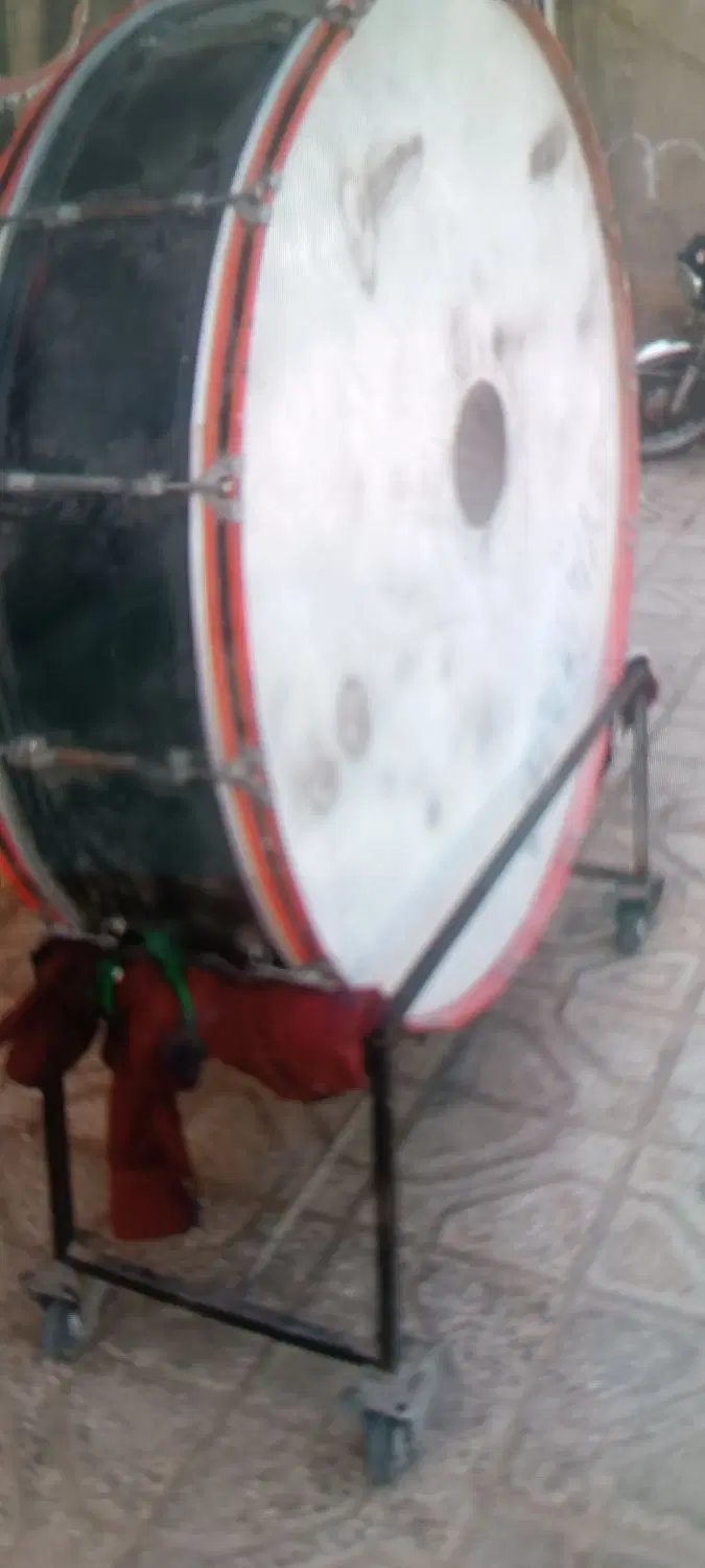 طبل 140|درام و پرکاشن|جنگل, |دیوار