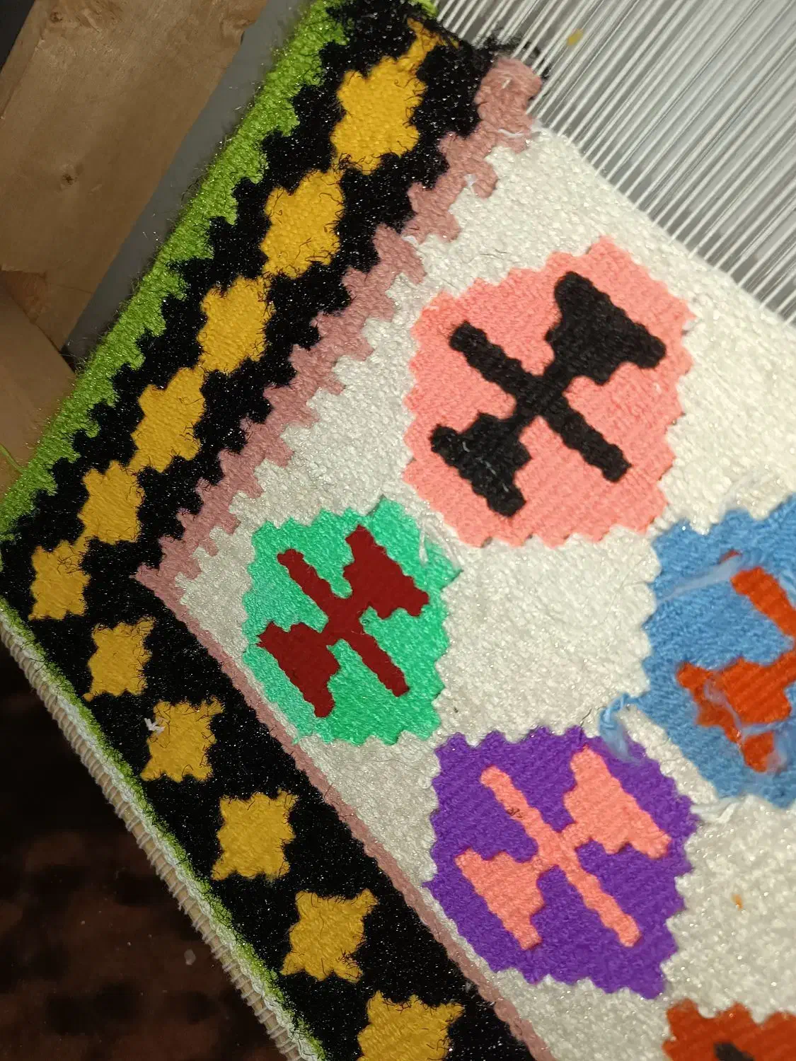 گلیم دستباف با نخ شنل و بافتی خوب|گلیم، جاجیم، گبه|میانه, |دیوار