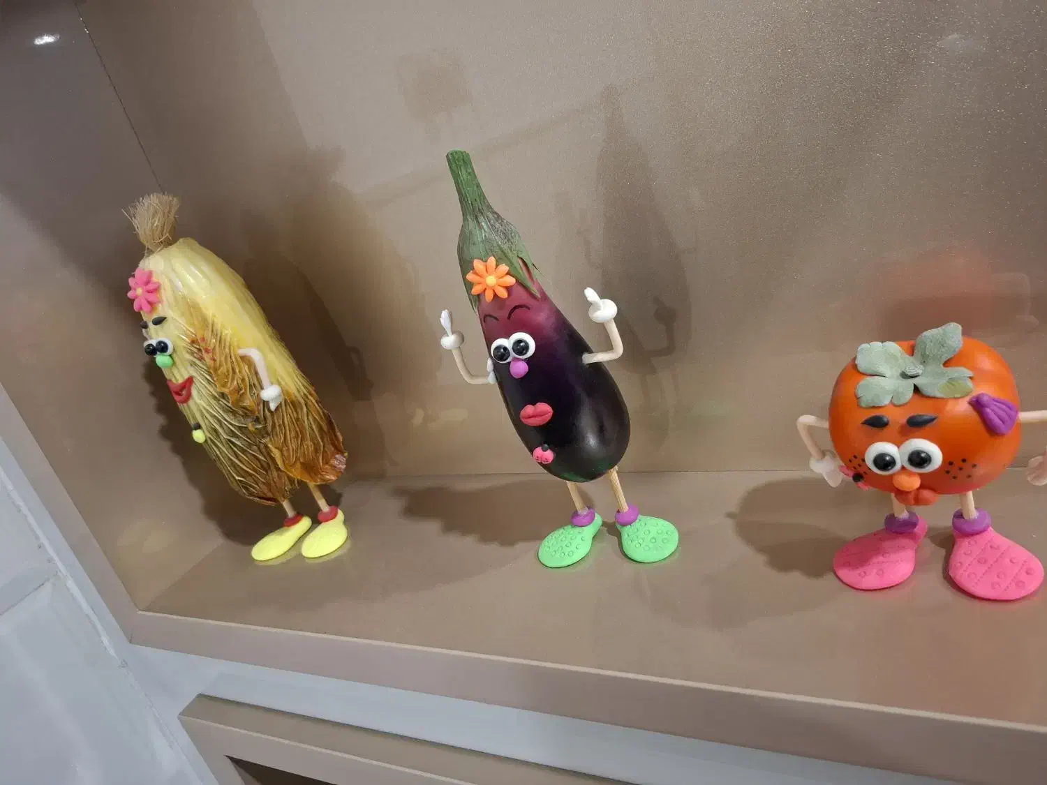 تعدادی دکوری|صنایع دستی و سایر لوازم تزئینی|قم, شهید صیاد شیرازی|دیوار