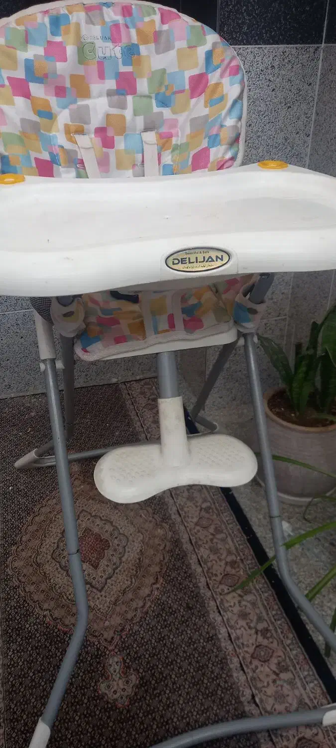 صندلی غذاخوری کودک|تخت و صندلی بچه|سلماس, |دیوار