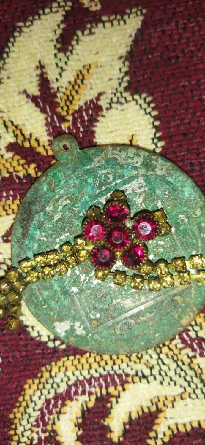 سنگ های قدیمی گردنبند|جواهرات|قزوین, |دیوار