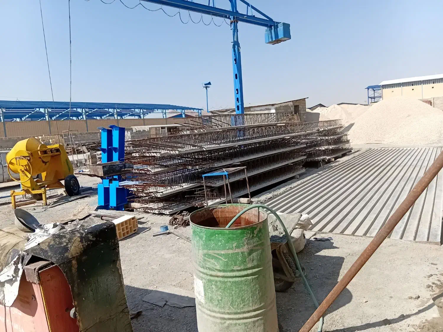 تولید تیرچه و بلوک درقطب صنعتی دهق|مصالح و تجهیزات ساختمان|دهق, |دیوار