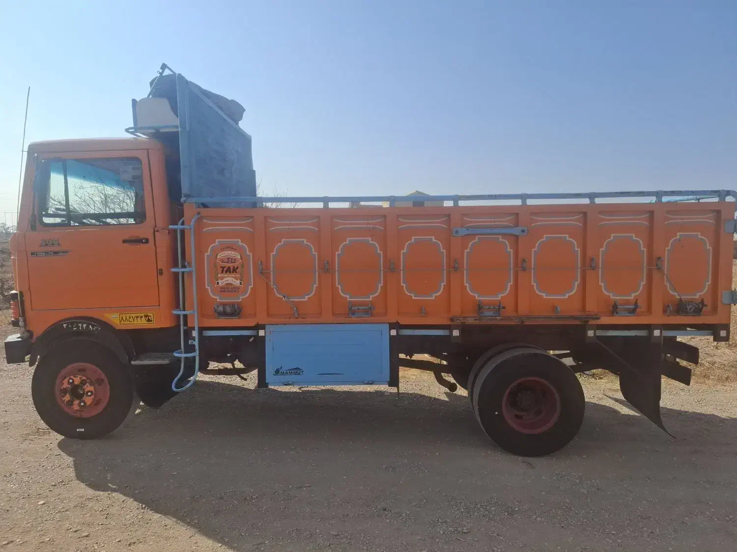 خاور ۸۰۸ مدل۸۴|خودرو سنگین|دشتابی, |دیوار