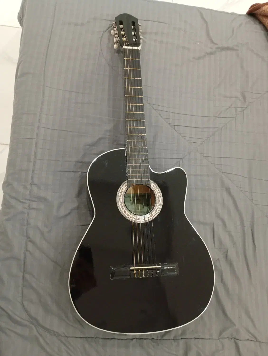 گیتار یاماها c40|گیتار، بیس، امپلیفایر|رشت, گلسار|دیوار