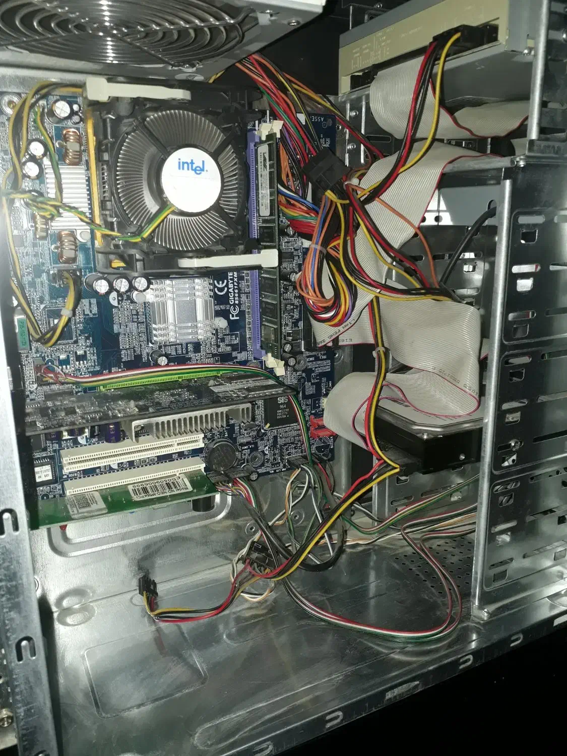 کیس قدیمی|رایانه رومیزی|اصفهان, بهارانچی|دیوار