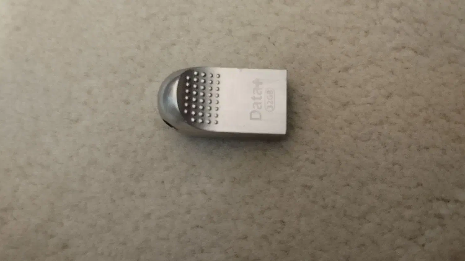 یک فلش32 گیگ اصلی نو|قطعات و لوازم جانبی رایانه|تربت جام, یحیی آباد|دیوار