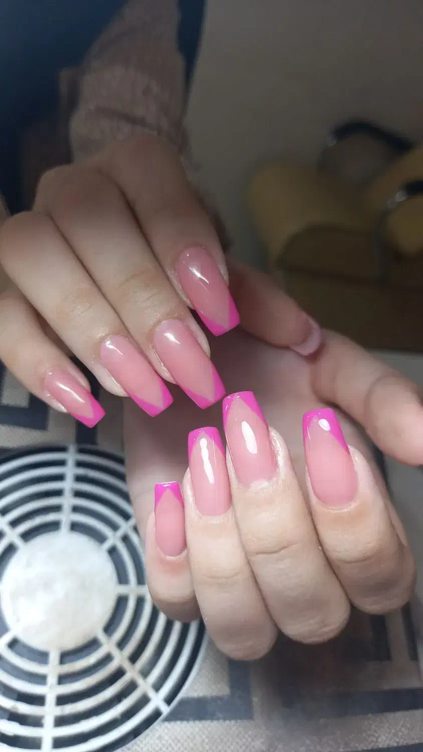 انواع کاشت ناخن|خدمات آرایشگری و زیبایی|مشکین‌دشت, |دیوار