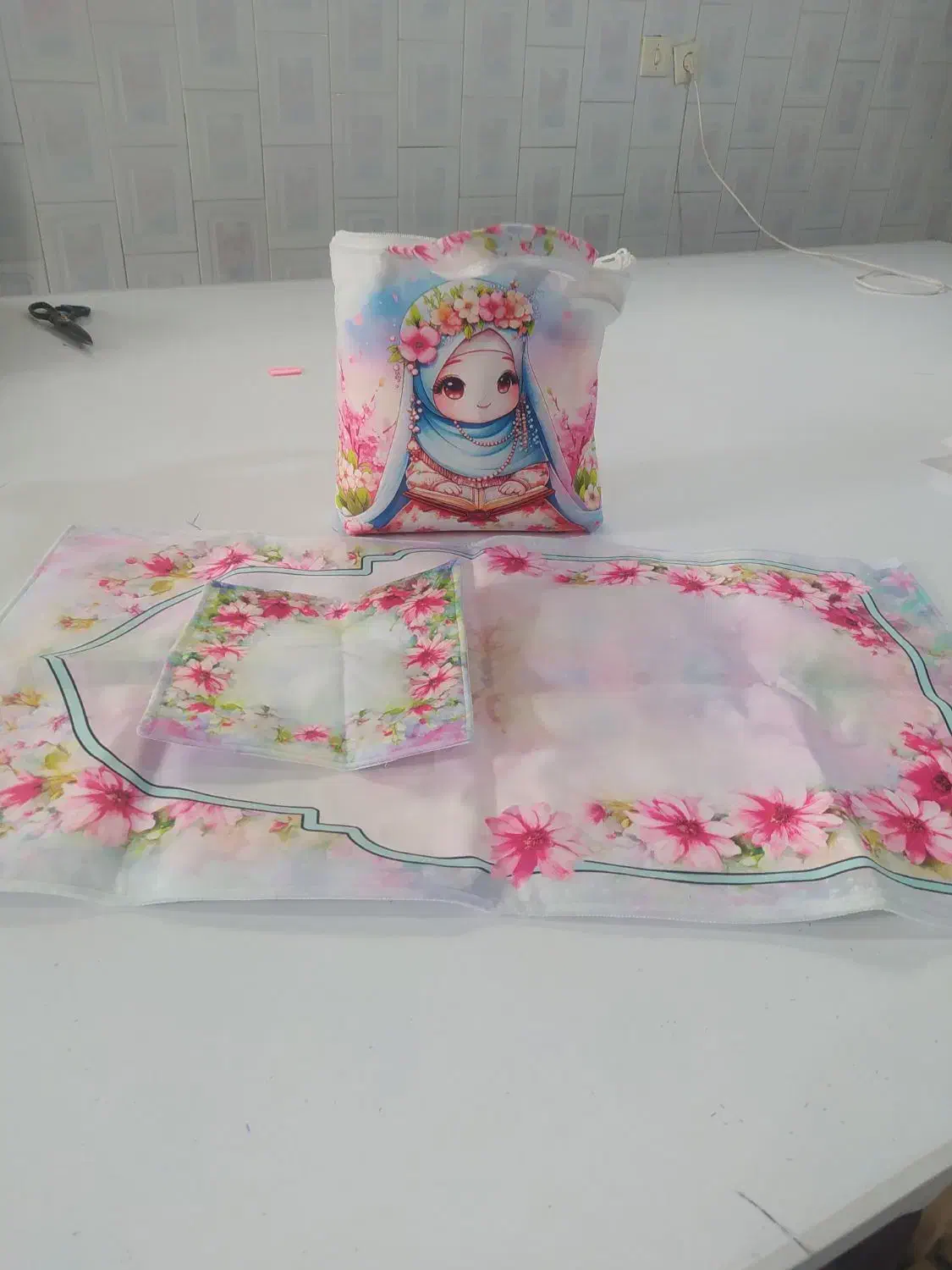 پک جشن تکلیف|لباس|بروجن, |دیوار