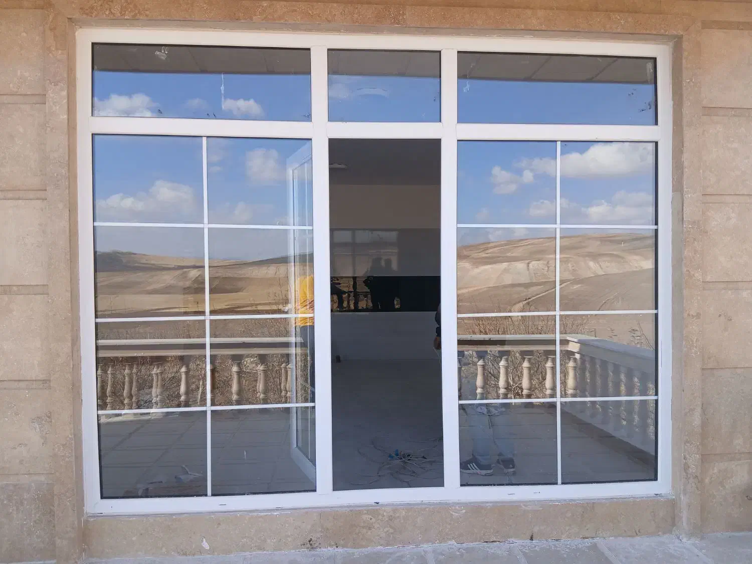 نصب و تولید کرکره برقی و درب و پنجره یو پی وی سی|خدمات پیشه و مهارت|الشتر, |دیوار