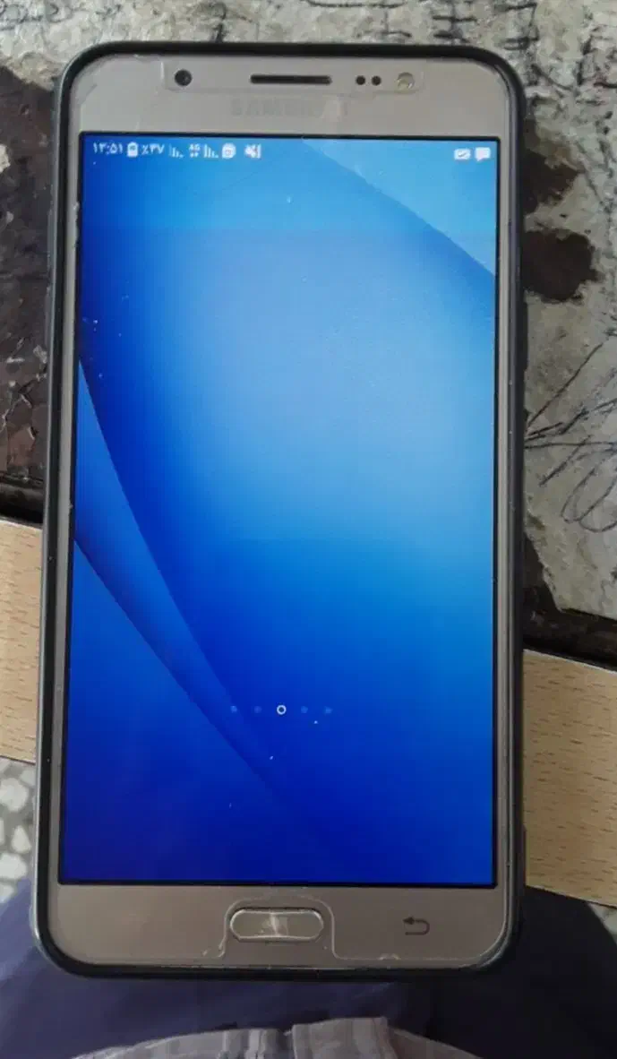 فروش گوشی سامسونگ مدلj7 سالم رنگ بژ|موبایل|رشت, شهرک قدس|دیوار