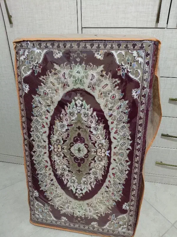 پشتی کاملا نو|پشتی|رباط‌کریم, رباط‌کریم|دیوار