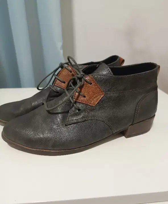 نیم بوت چرمی زنانه در حد نو|کیف، کفش، کمربند|مهاباد (آذربایجان غربی), |دیوار