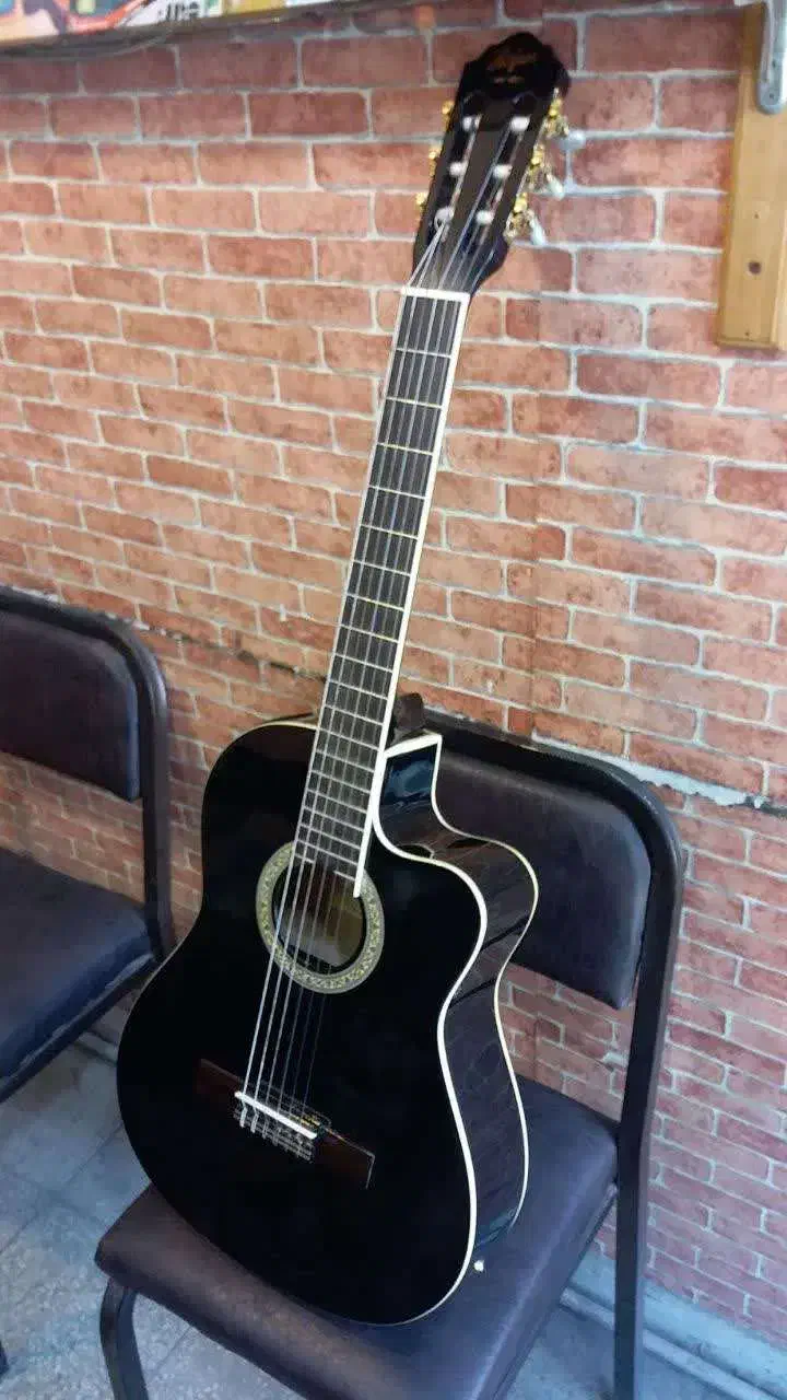 گیتار کلاسیک پیکاپدار هافنر مشکی hofner hac 204 ce|گیتار، بیس، امپلیفایر|قم, آذر (نکویی)|دیوار