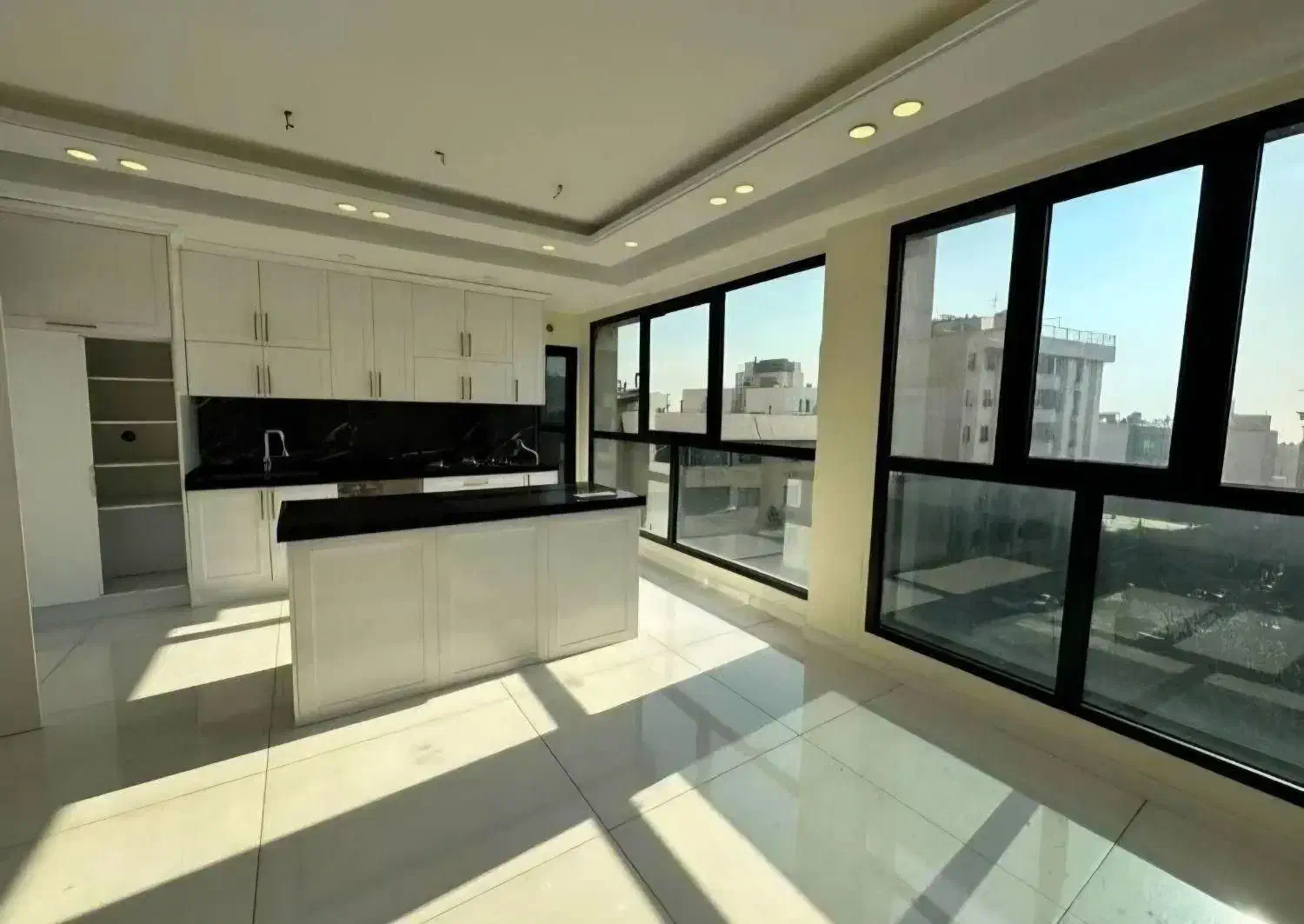 140 متر ویلایی 2 خواب کلید نخورده شهرک غرب