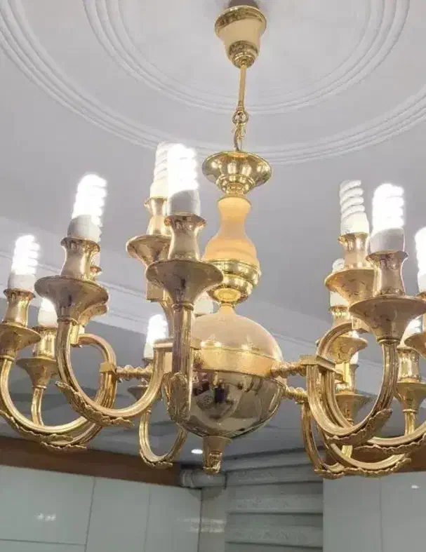 لوستر خراب  وقدیمی طلایی|لوستر و چراغ آویز|شیراز, شهرک امیر کبیر|دیوار