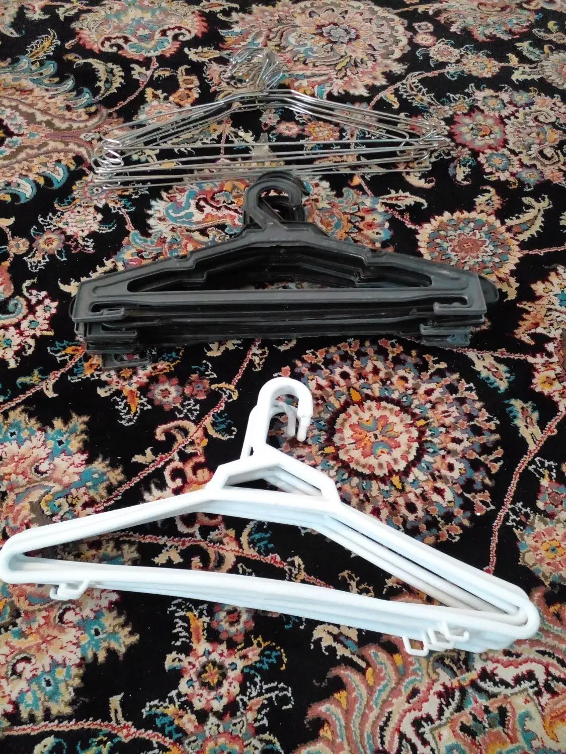 چوب لباسی|بندرخت و رختآویز|مشهد, هفت تیر (نه دره)|دیوار