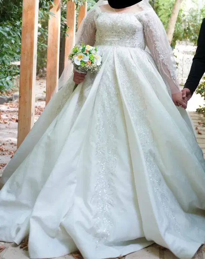 لباس عروس|لباس|شیراز, شاه قلی بیگی|دیوار