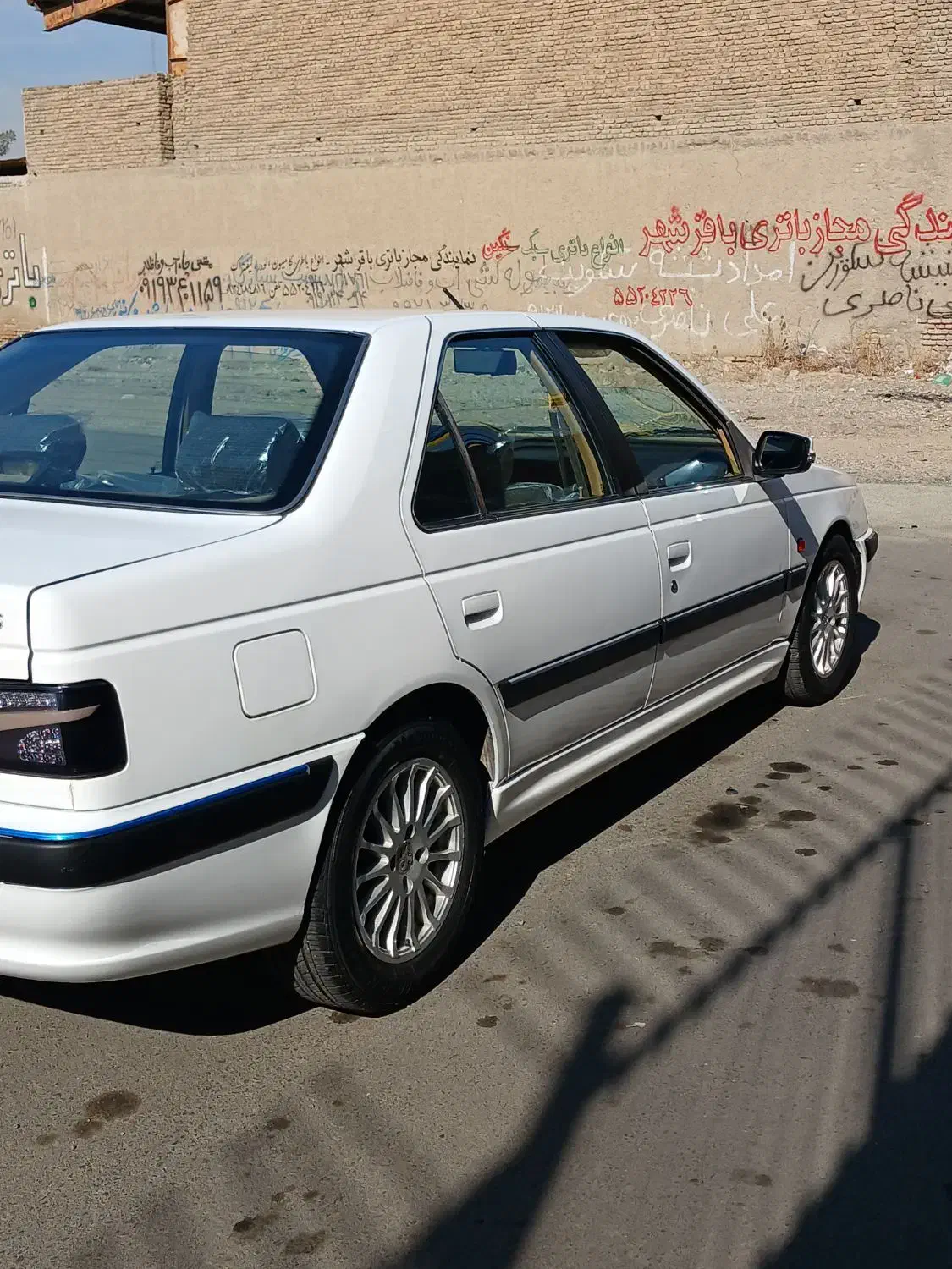 پارس ۹۵ سفید دنده‌ای ۱۷۶هزار|خودرو سواری و وانت|باقرشهر, |دیوار
