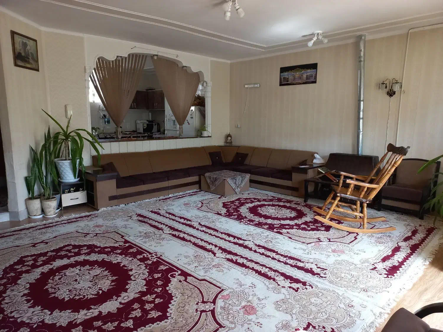 طبقه دوم ساختمان دو طبقه|فروش آپارتمان|شهرضا, |دیوار