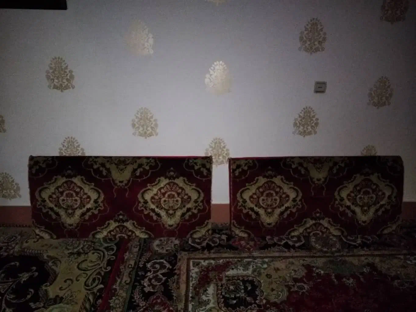 پشتی|پشتی|خرمآباد, |دیوار