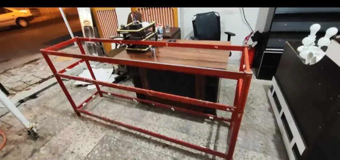 دو عدد ویترین 2متری و1متری و تعدادی قفسه|بوفه، ویترین، کنسول|دزفول, |دیوار