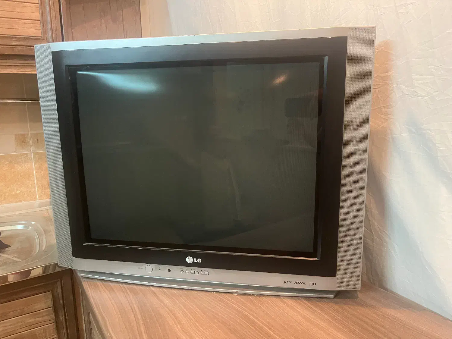 تلویزیون ال جی قدیمی|تلویزیون و پروژکتور|قم, بنیاد|دیوار