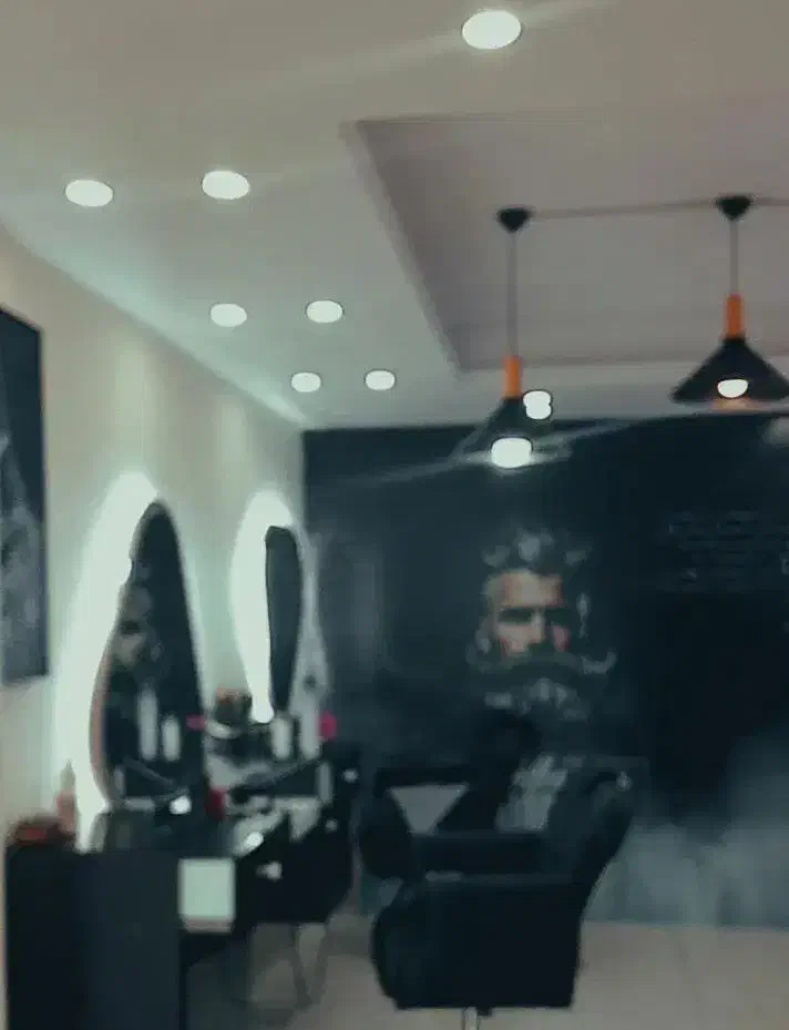 استخدام آرایشگر حرفه ای و کار آموز|استخدام درمانی، زیبایی، بهداشتی|سهند, |دیوار