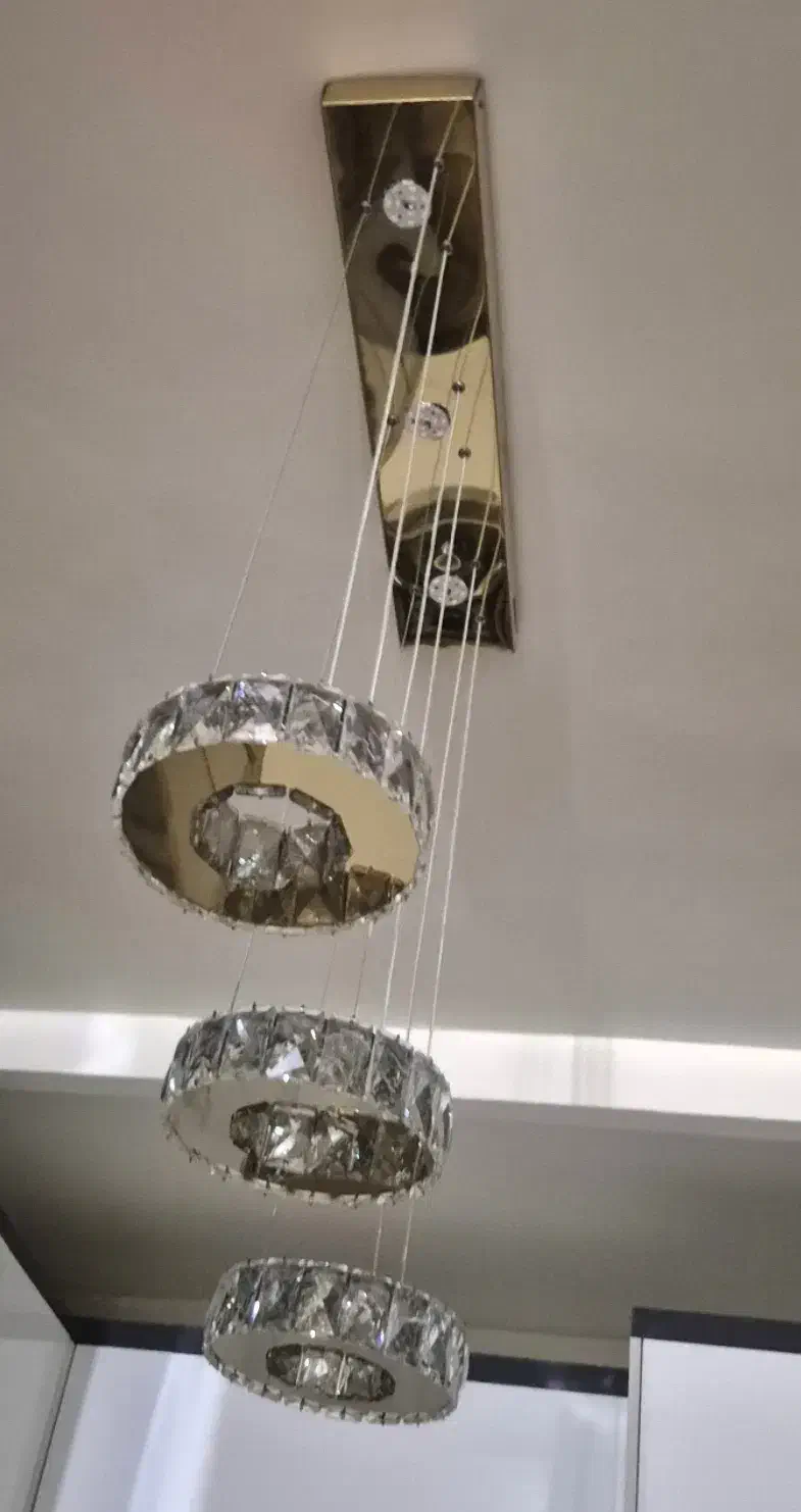 لوستر|لوستر و چراغ آویز|اسلام‌شهر, شهرک محمدیه|دیوار