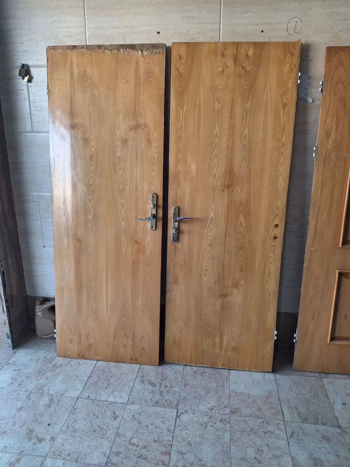 درب چوبی سالن و حمام و دستشویی و اتاق|مصالح و تجهیزات ساختمان|اصفهان, محله سفلی|دیوار