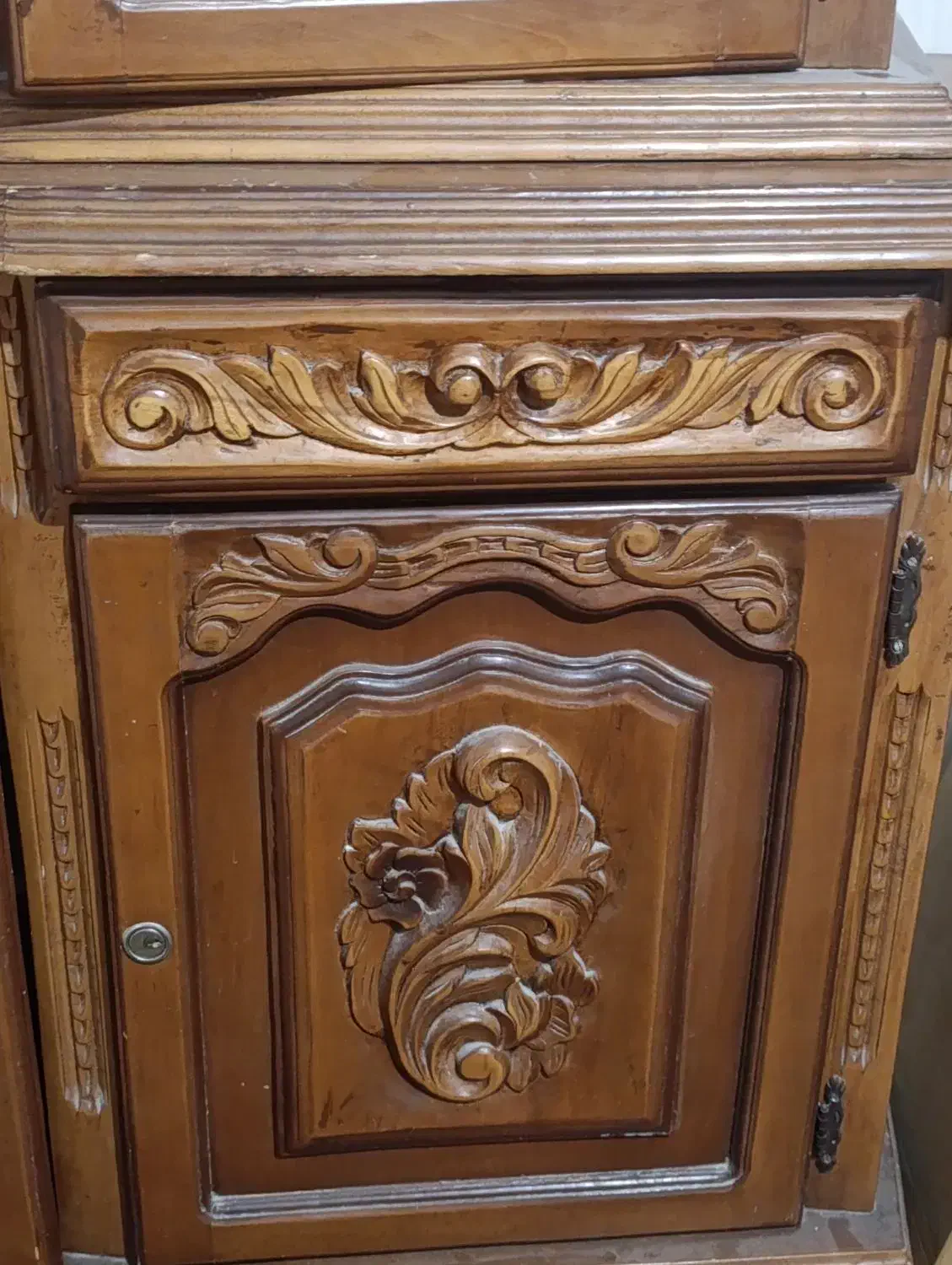 بوفه دو تیکه منبت کاری|بوفه، ویترین، کنسول|اصفهان, سرتاوه|دیوار