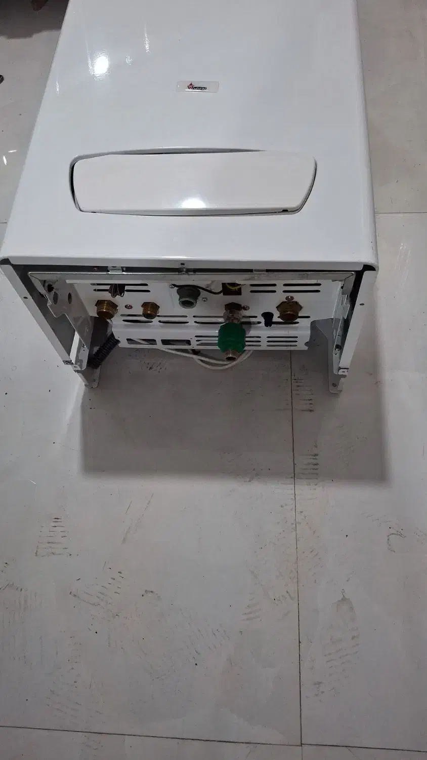 پکیج ۲۴ هزار پرلا پرو و ۳عدد رادیاتور|آبگرمکن، پکیج، شوفاژ|مشکین‌دشت, |دیوار