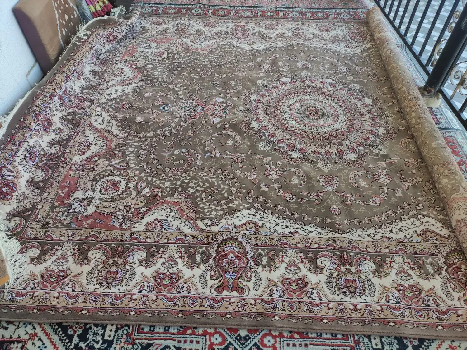 دو عدد فرش 12متری به قیمت هر کدام شش میلیون تومان|فرش|قائم‌شهر, |دیوار