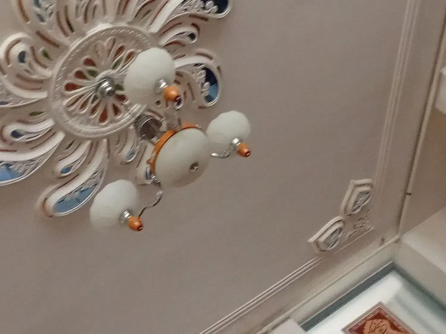 ۲عدد لوستر|لوستر و چراغ آویز|شیراز, دست خضر|دیوار